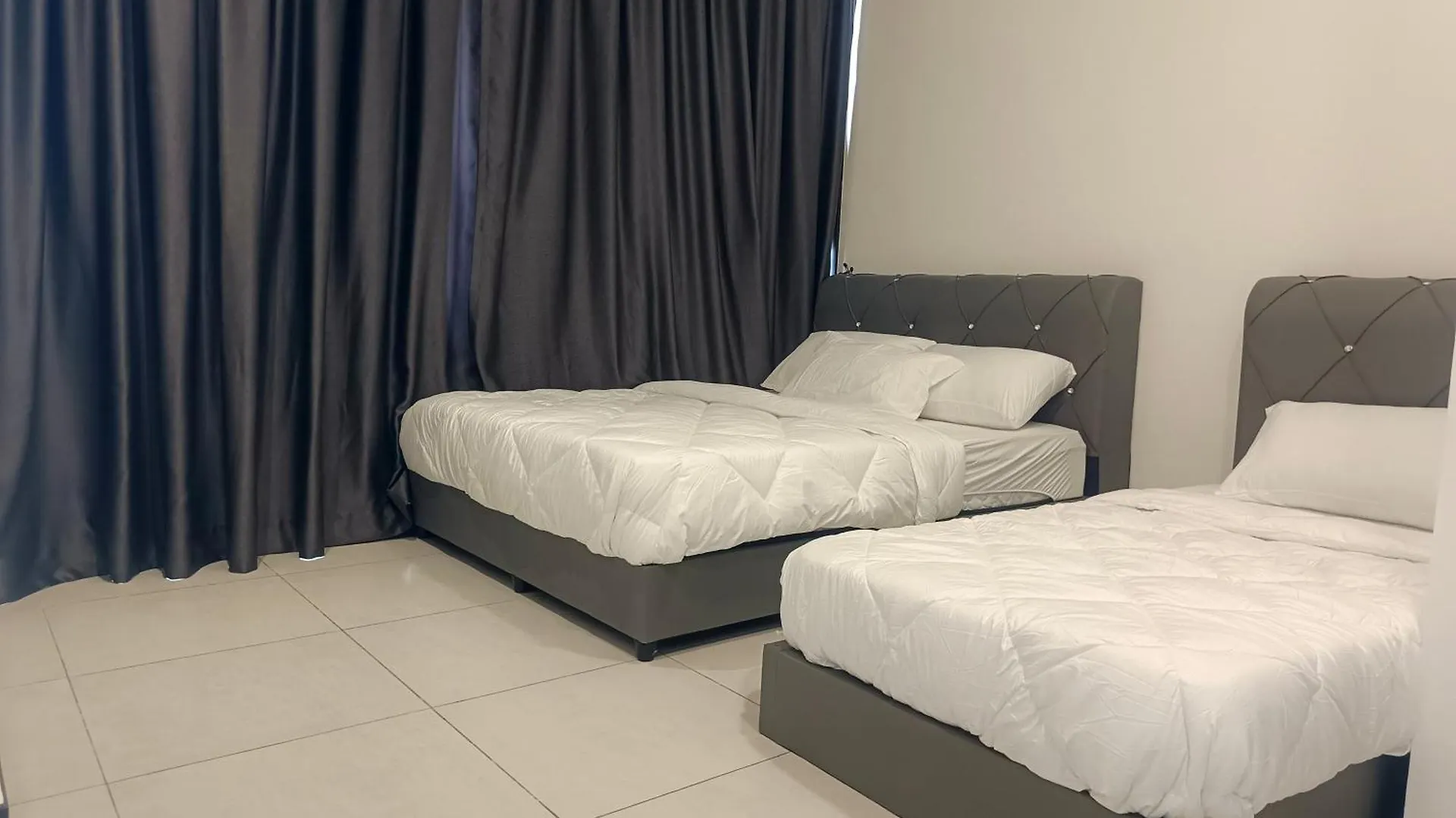 Relax Familystay -Urban Suites-3Br-10Pax Jelutong 0*,  Malaysia