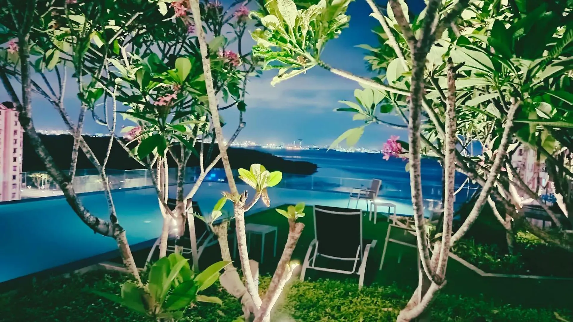 Relax Familystay -Urban Suites-3Br-10Pax Jelutong 0*,  Malaysia