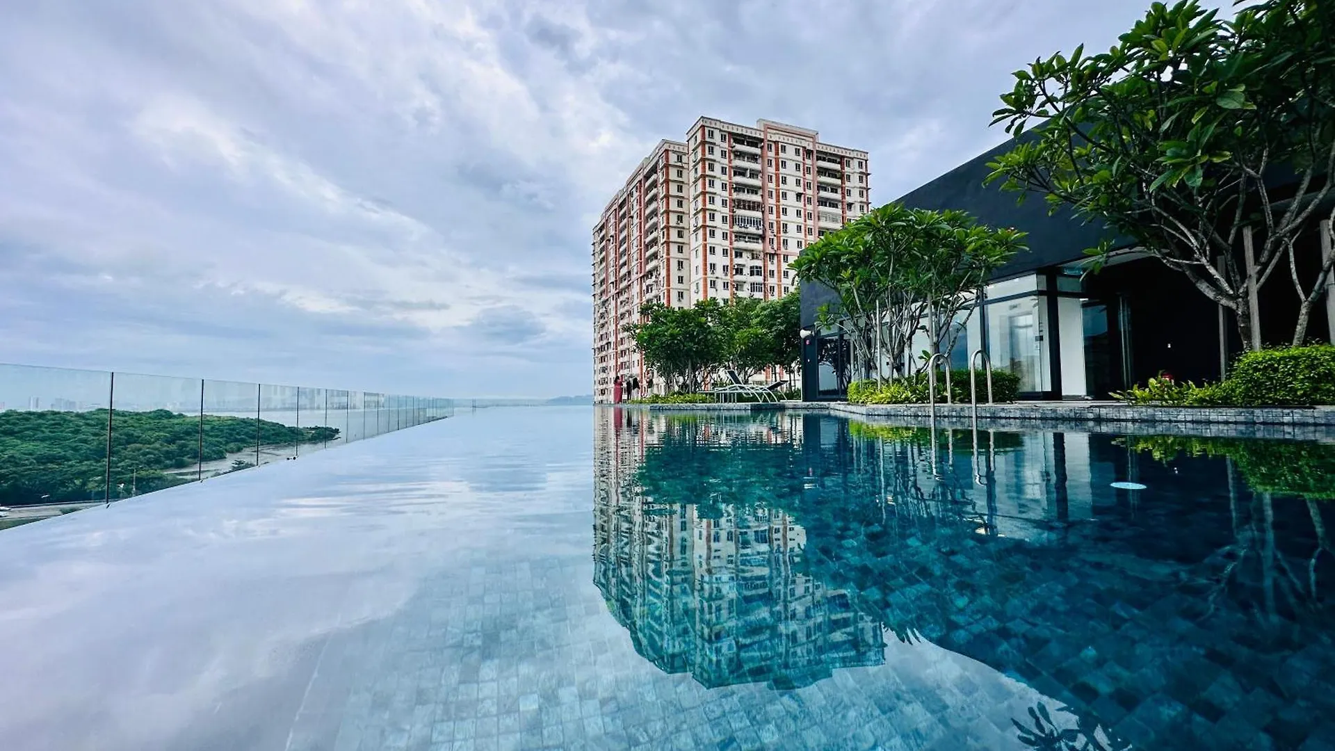 Relax Familystay -Urban Suites-3Br-10Pax Jelutong Malaysia